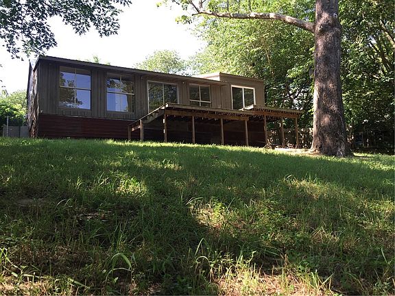 3rd image of 329 Riverwood Dr