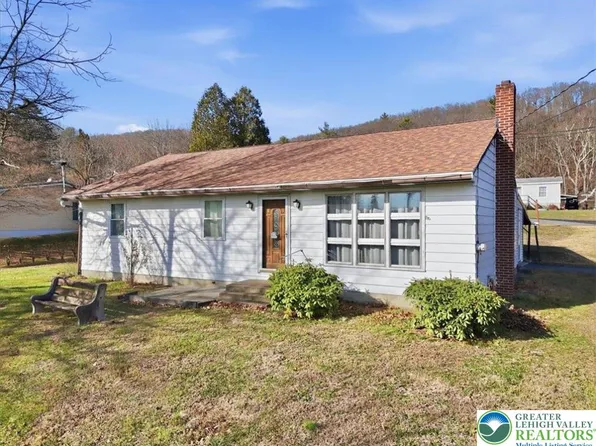 70 W Highland Ln, Lehighton, PA 18235