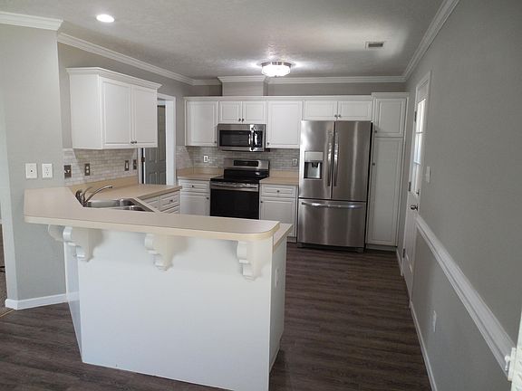 4th image of 2095 Sylvan Lake Dr