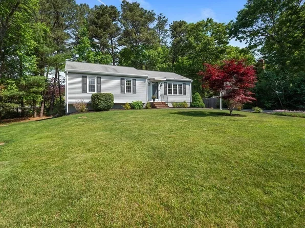 2 Chatham Rd, Plymouth, MA 02360