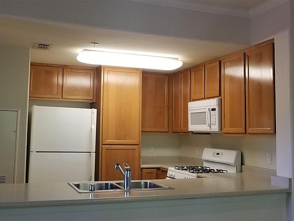 3rd image of 5201 Laguna Oaks Dr Unit 188