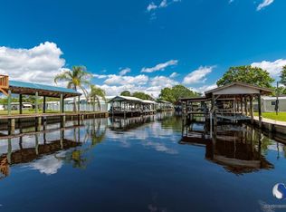 112 Happiness Dr, Welaka, FL 32193