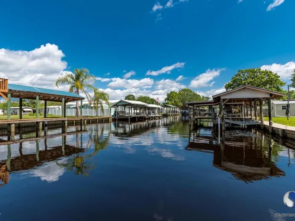 112 Happiness Dr, Welaka, FL 32193
