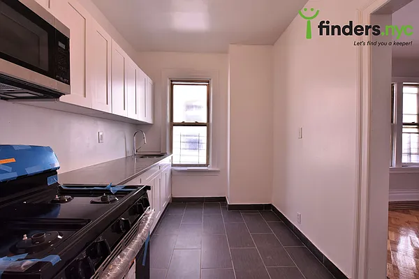 Rented by Clove Realty LLC | media 4