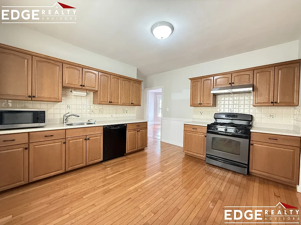 39 Foster St #1
