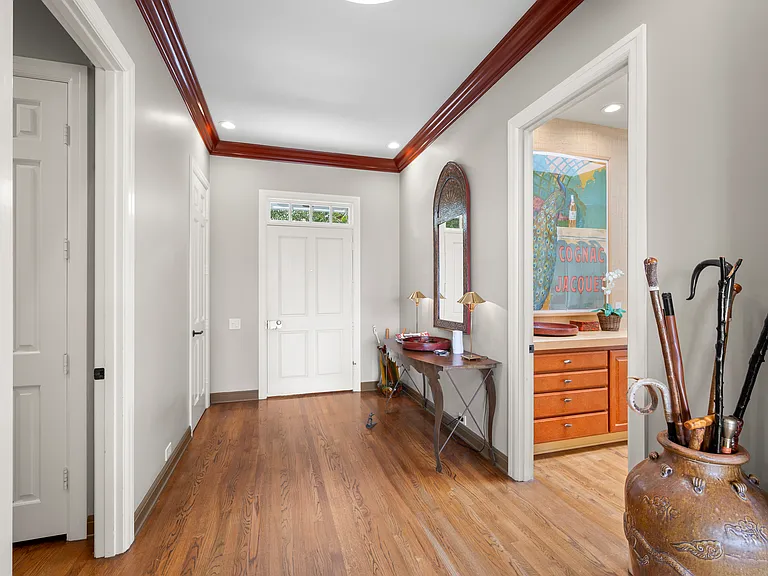 7612 Hillside Dr — Photo 8