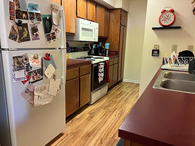 279 Hillsboro Pl — Photo 3