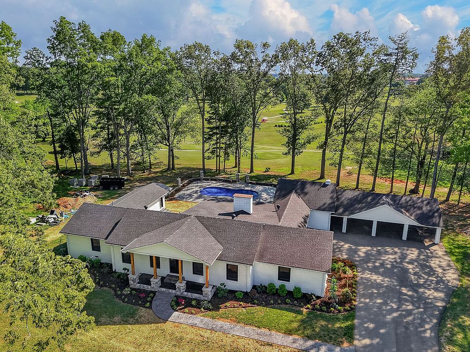 1st image of 28 Lakeland Dr