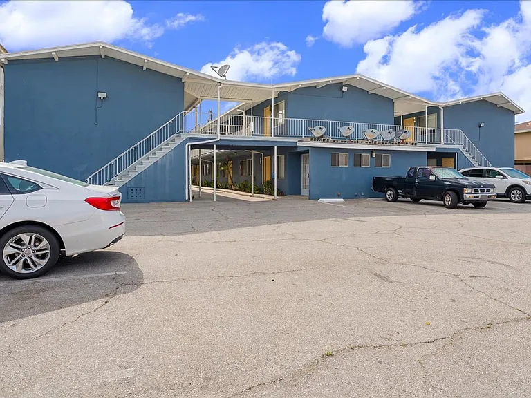 12244 Grevillea Ave #H — Photo 17