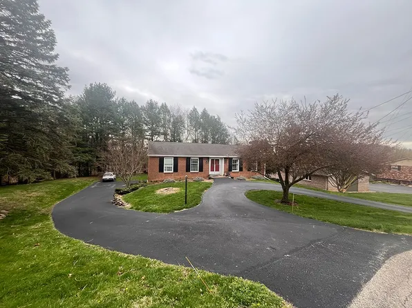 790 White Farm Rd, Indiana, PA 15701