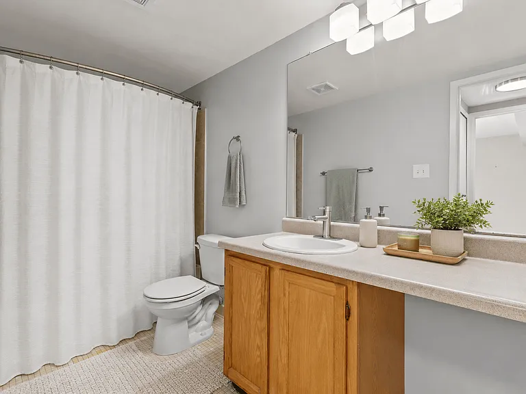Sunnymede Apartments - Troy, MI — Photo 55