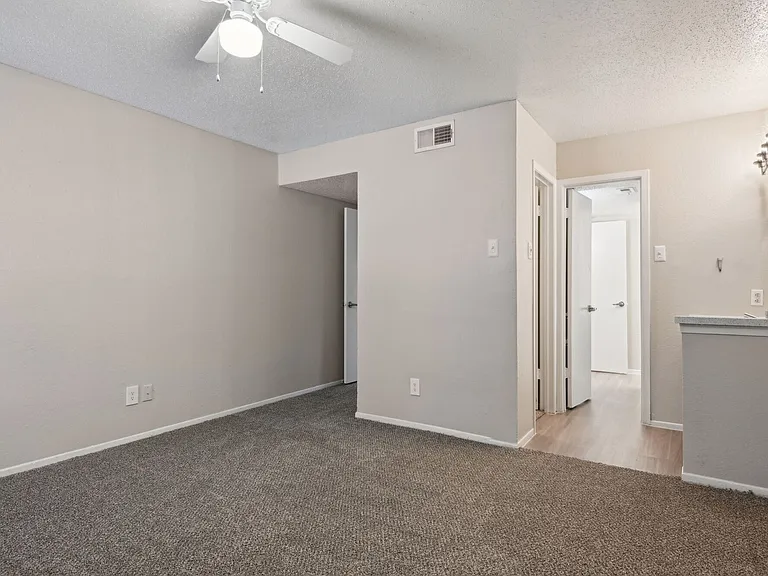 Blakely Apartments — Photo 76