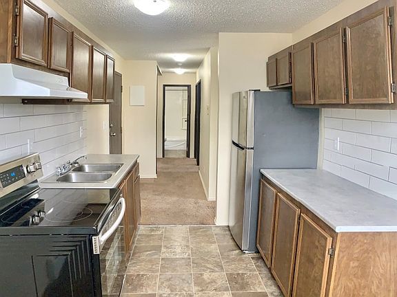 5th image of 4411 48th Ave #303