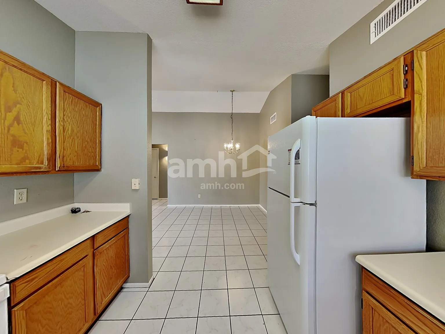 3 bed, 2.0 bath, 1193 sqft, $1,795 — Photo 4