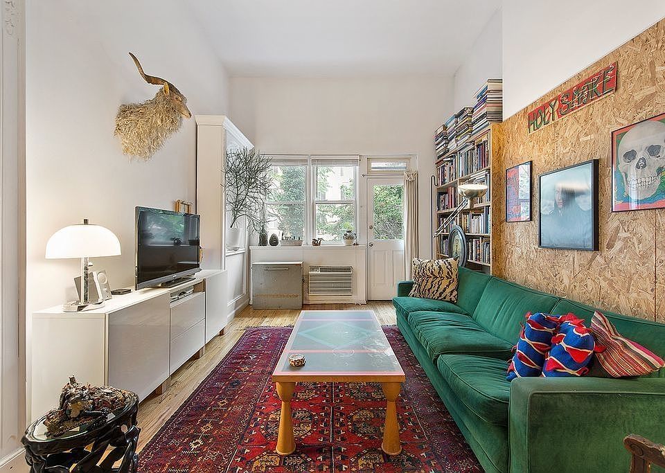 1st image of 322 E 14th St APT 1R