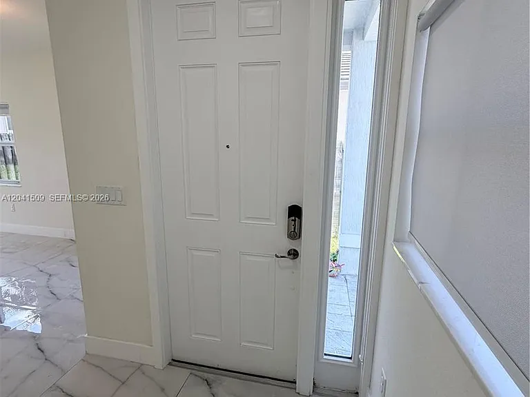 268 SE 31st Ave — Photo 13
