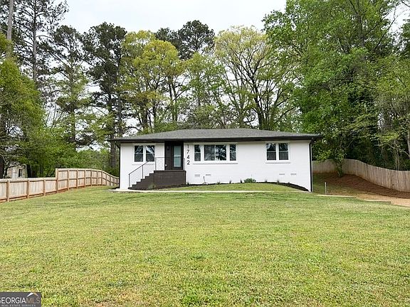 2nd image of 1742 Constitution Rd SE
