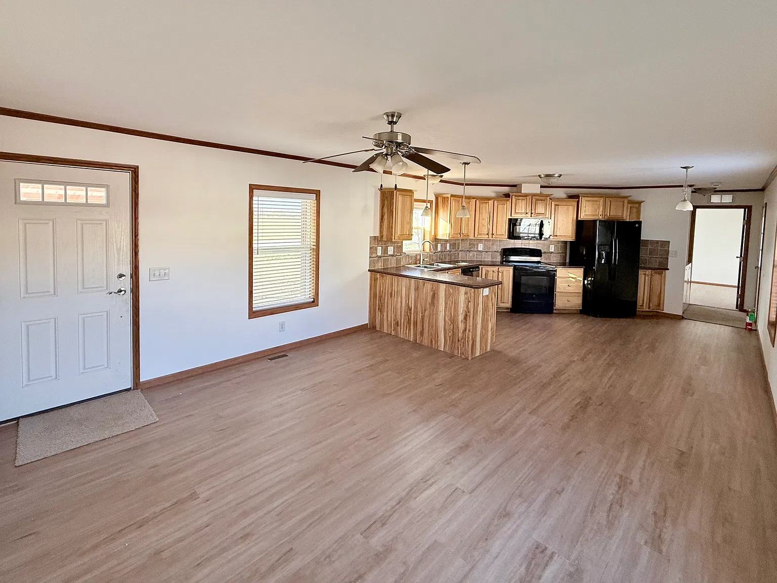 3 bed, $1,950 — Photo 3