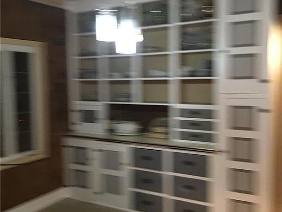5th image of 378 Cumberland Ave