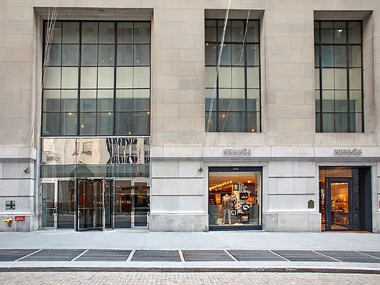 Sold by Sotheby's International Realty | media 22