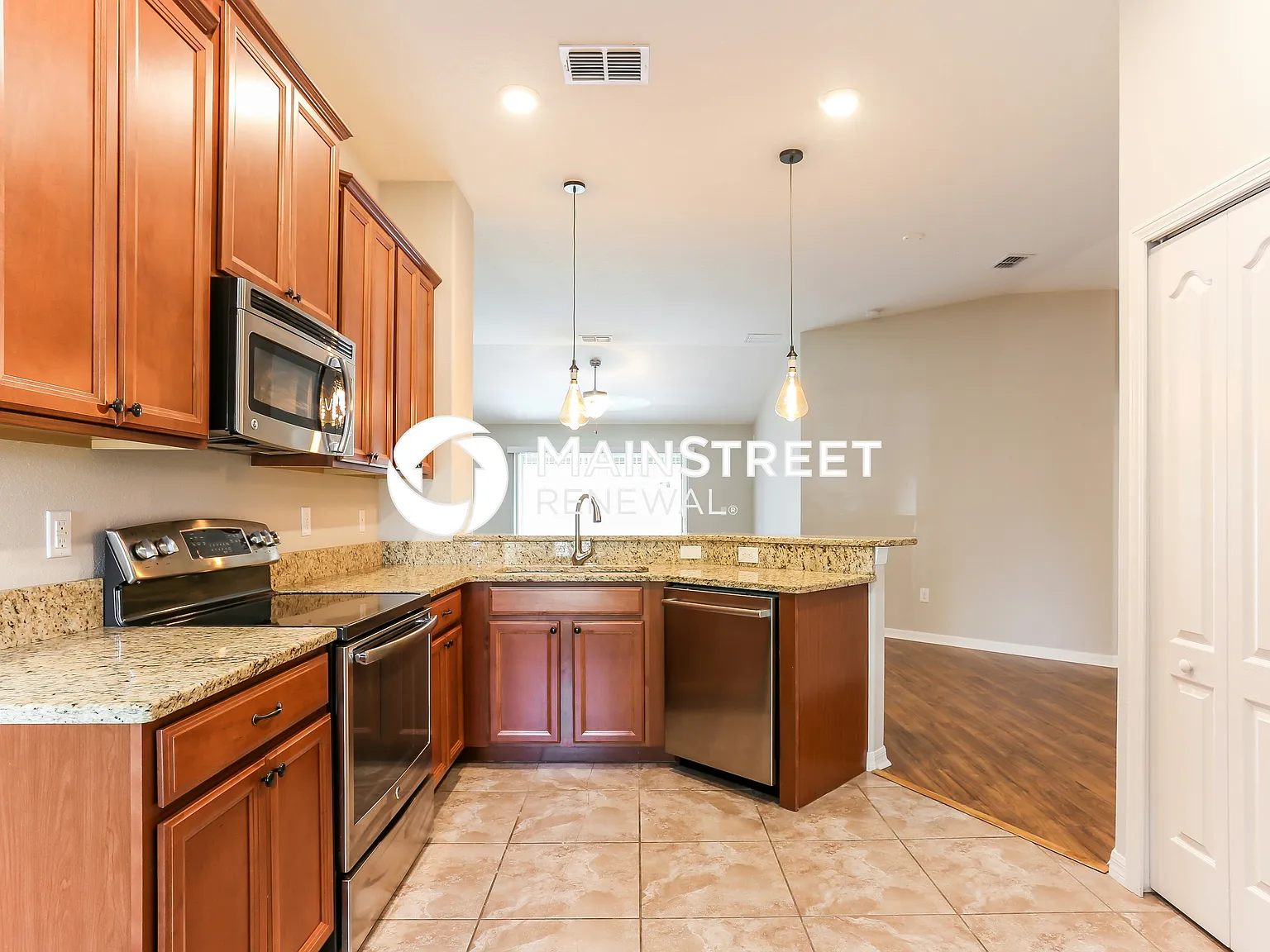 8020 Cherry Branch Dr — Photo 4
