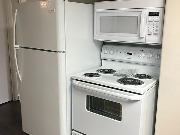 4th image of 131 Pinedale St APT A