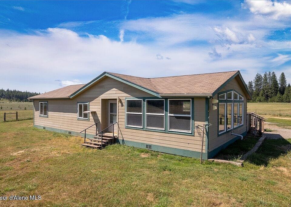 1st image of 51 Bowers Trl
