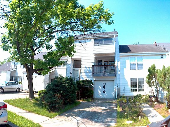 4th image of 30 Barclay Cir
