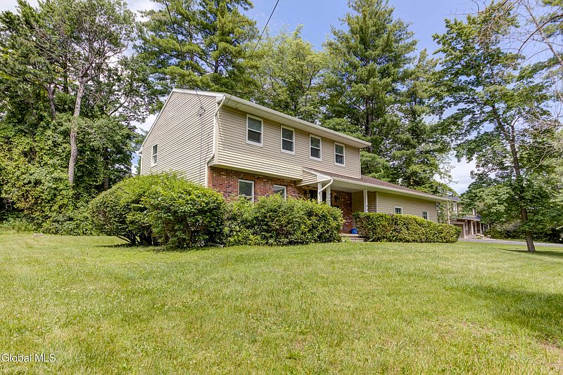 3rd image of 949 Morgan Avenue