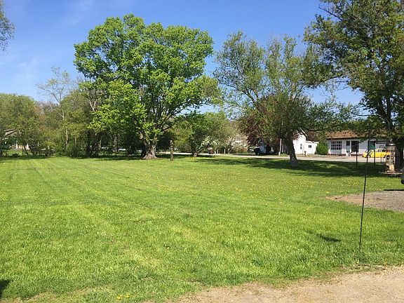 Large  lot (.9 Acre)