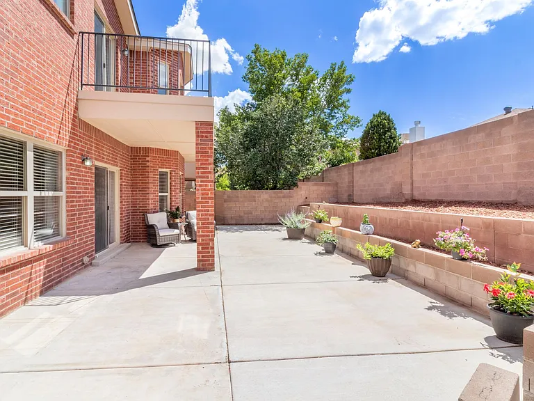 9223 Drolet Dr NW — Photo 30