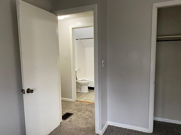 3rd image of 68 Stockwell St