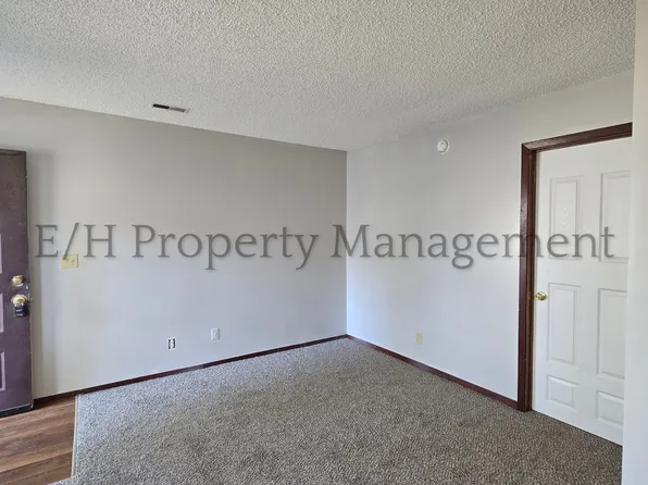 1322 S Vine St, Wichita, KS 67213