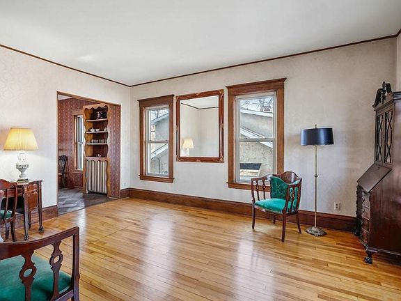 5th image of 2358 Bourne Ave