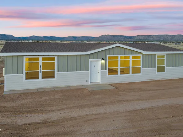 2380 W Chardonnay Way, Paulden, AZ 86334