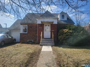 1-10 Banta Pl, Fair Lawn, NJ 07410