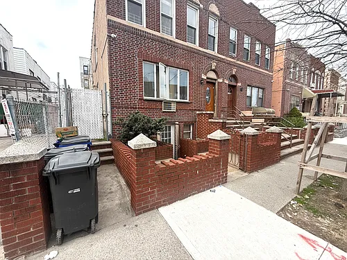 2272 63rd St Photo 1