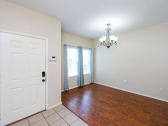 5th image of 608 Paul Revere Dr