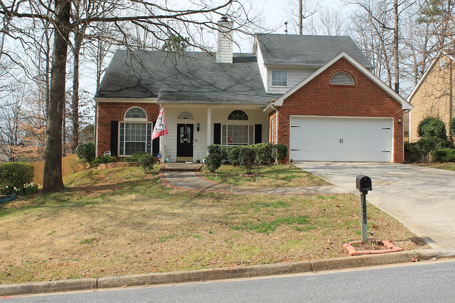 1823 Wedgewood Dr photo 1
