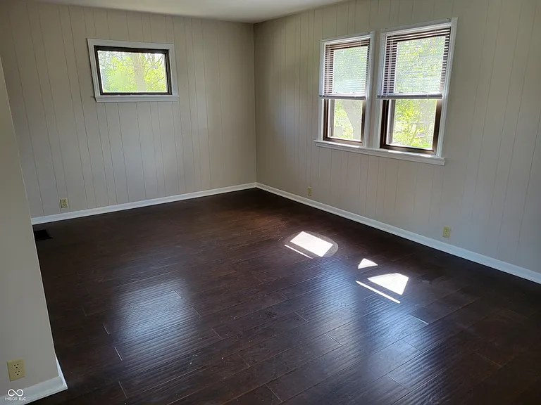10570 Barmore Ave — Photo 6