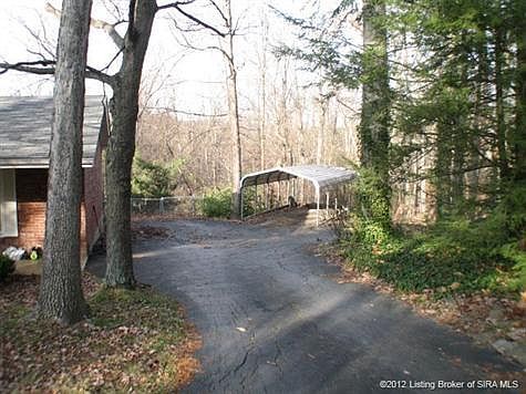 3rd image of 922 Greenleaf Dr