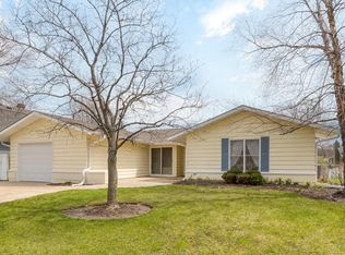 263 Crestwood Ln, Bloomingdale, IL