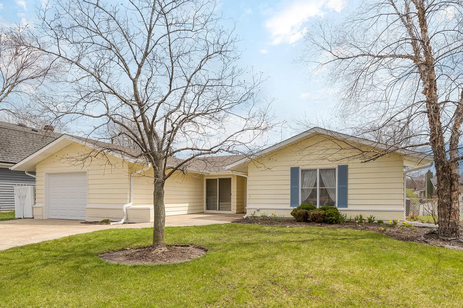 263 Crestwood Ln photo 1