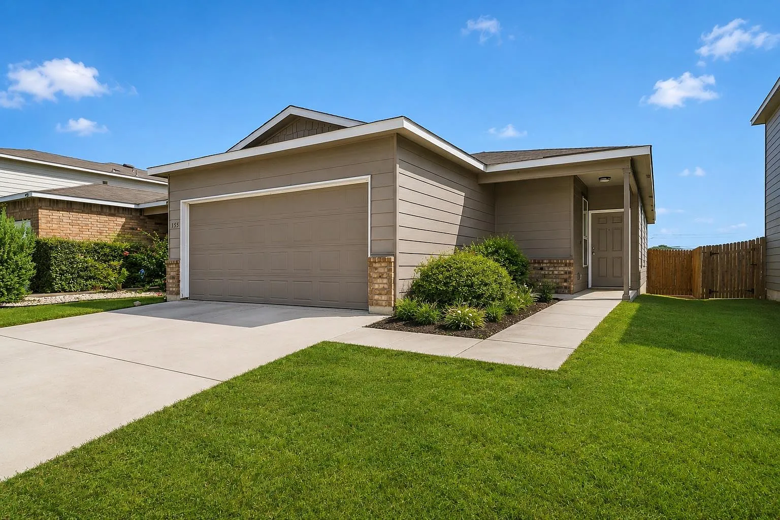 3 bed, 2.0 bath, 1197 sqft, $1,700 — Photo 4