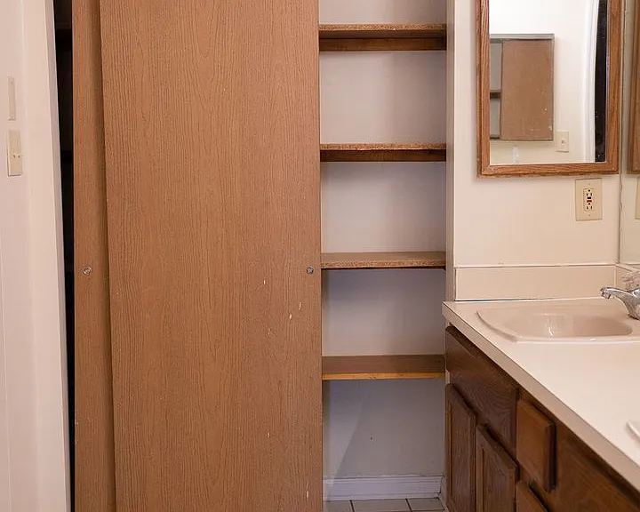 1669 Summit St #1675 — Photo 36