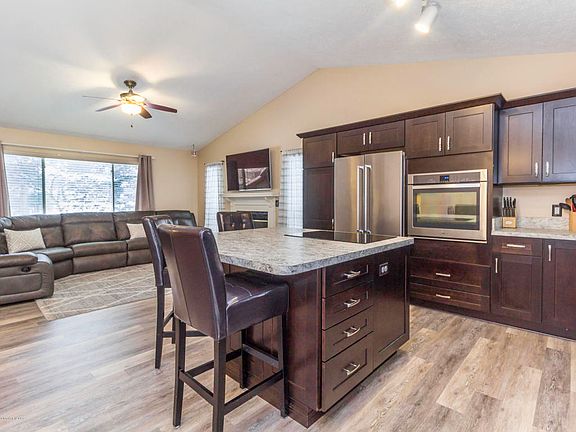 4th image of 3017 Greenbriar Ave
