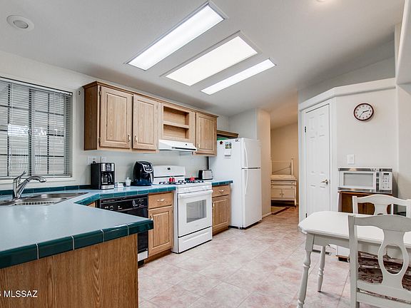 5th image of 8401 S Kolb Rd #425