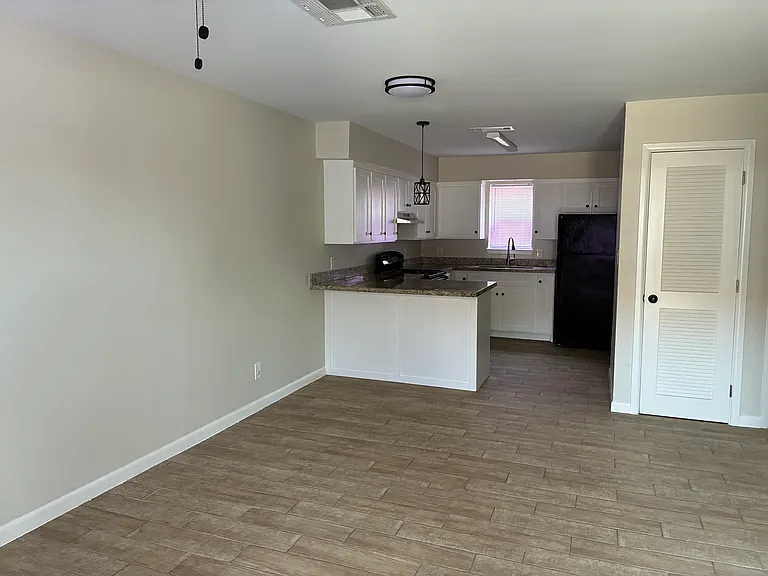 3001 E Price St #9 — Photo 9