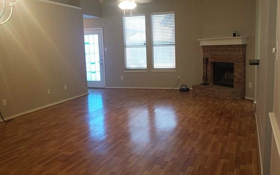 3rd image of 1724 Chapman Dr