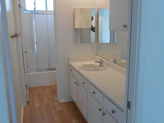 2nd image of 2322 5th St APT 202